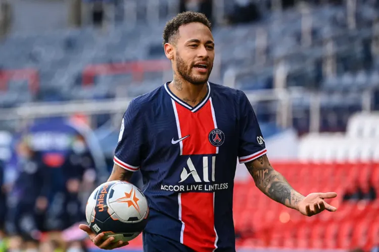 برشلونة يعلن إنهاء خلافاته مع نيمار