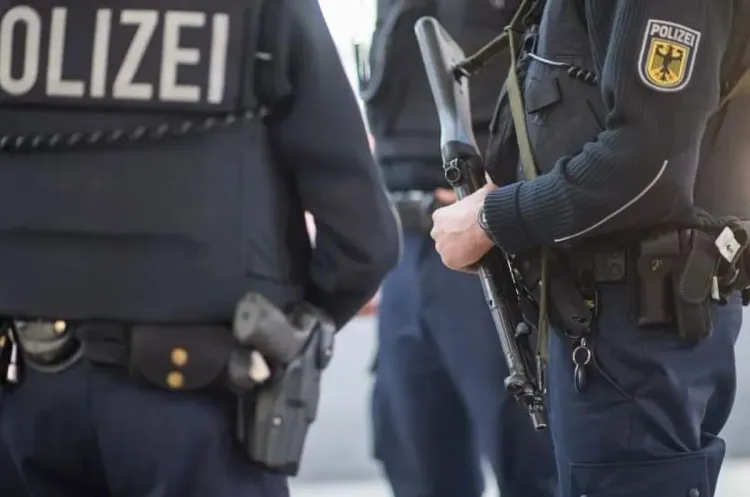 ألمانيا: اعتقال ثلاثة أشخاص خططوا لهجوم على كاتدرائية كولونيا