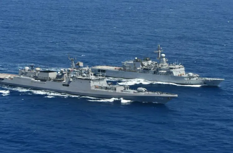 وحدة تابعة للقوات المسلحة الملكية تقدم المساعدة ل56 مواطنا من إفريقيا جنوب الصحراء مرشحين للهجرة غير النظامية في عرض بوجدور