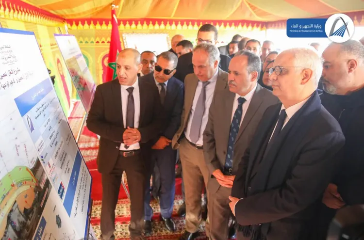 وزارة التجهيز والماء ومجلس جهة مراكش آسفي: اتفاقية شراكة بقيمة 3 ملايير درهم لإنجاز مشاريع طرقية بالجهة
