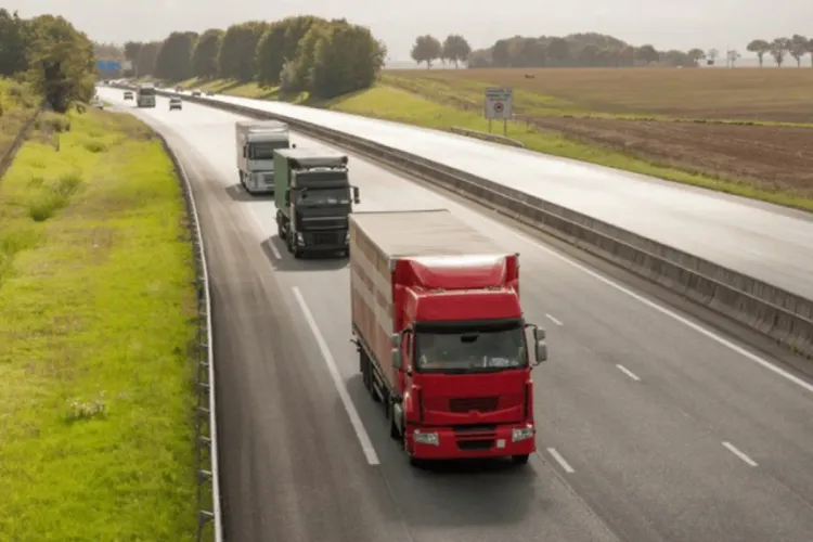 وزارة النقل تعلن بدء التسجيل للحصول على الدعم لفائدة مهنيي النقل الطرقي