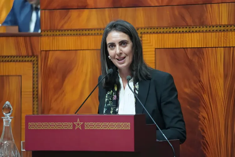السيدة فتاح العلوي: مشروع قانون المالية يرتكز على تعزيز استدامة المالية العمومية كشرط أساسي لتكريس الدولة الاجتماعية