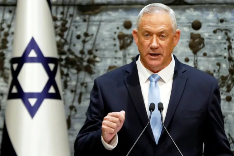 وزير الدفاع الإسرائيلي يقدم تعازيه لمصرع فلسطينيين بحادث سير