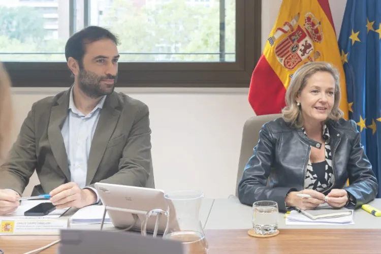 بيدرو سانشيز يعين وزيرا جديدا للاقتصاد