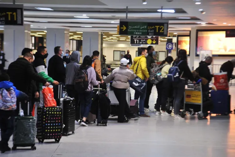 المغاربة العائدون من السودان يعبرون عن امتنانهم لجلالة الملك وفرحتهم بالرجوع إلى أرض الوطن