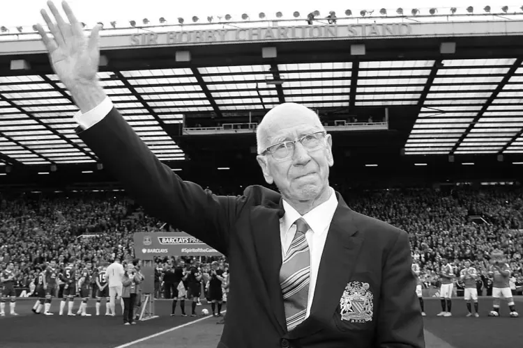 وفاة نجم الكرة الإنجليزية بوبي تشارلتون