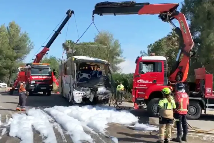 إنقلاب حافلة في مدينة هويلبا الإسبانية يخلف مصرع عاملة مغربية وجرح أخريات