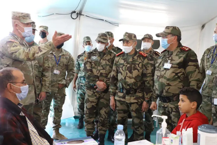 وفد رفيع من القيادة العامة للقوات المسلحة والجيش الأمريكي يزور المستشفى الجراحي بتالوين