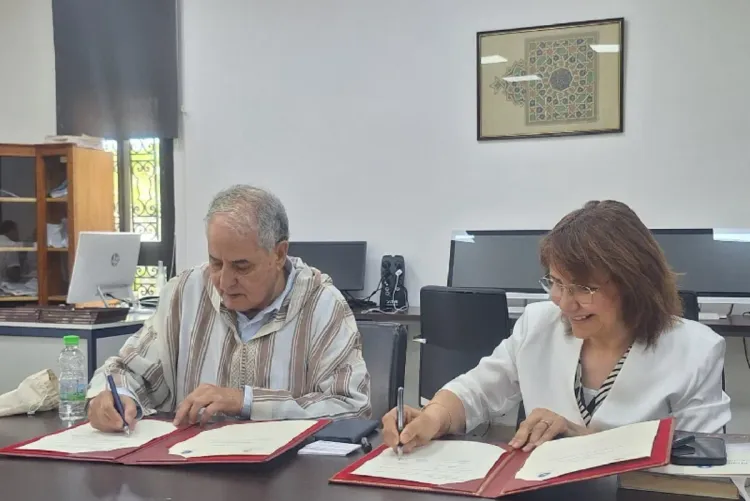الرباط.. توقيع اتفاقية شراكة بين الخزانة الملكية والمركز الوطني للبحث العلمي والتقني في مجال حفظ ودراسة المخطوطات