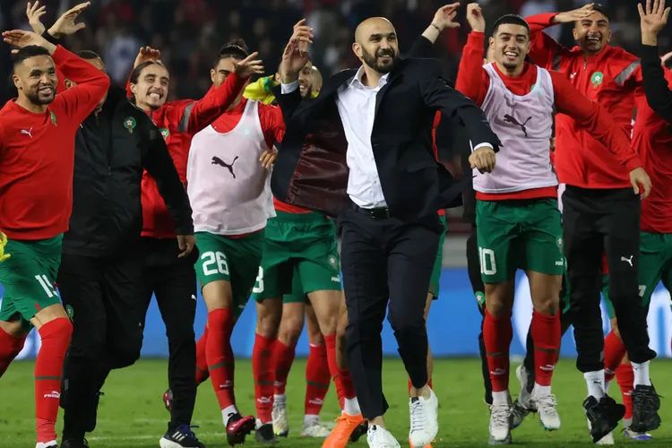 الأسود يوجهون رسالة مؤثرة لوليد الركراكي