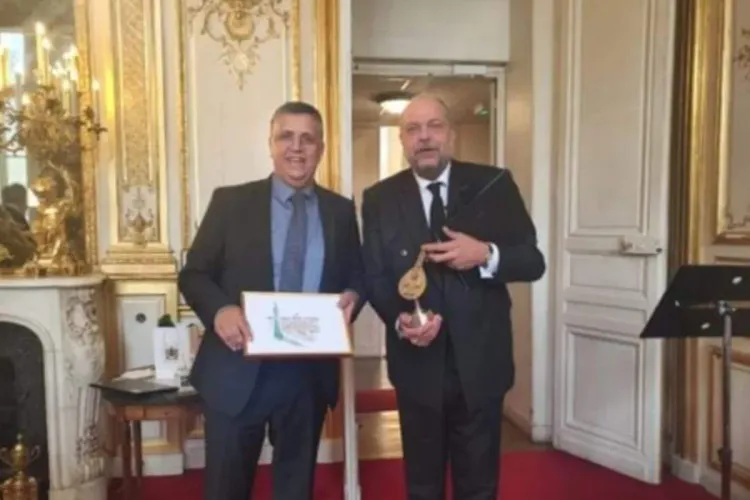 عبد اللطيف وهبي يتباحث مع نظيره الفرنسي لتعزيز التعاون القضائي بين البلدين