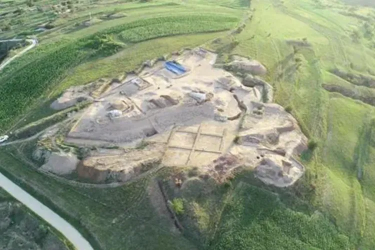 الصين : اكتشاف طريق حضري عريق بموقع أثري في مدينة آنيانغ