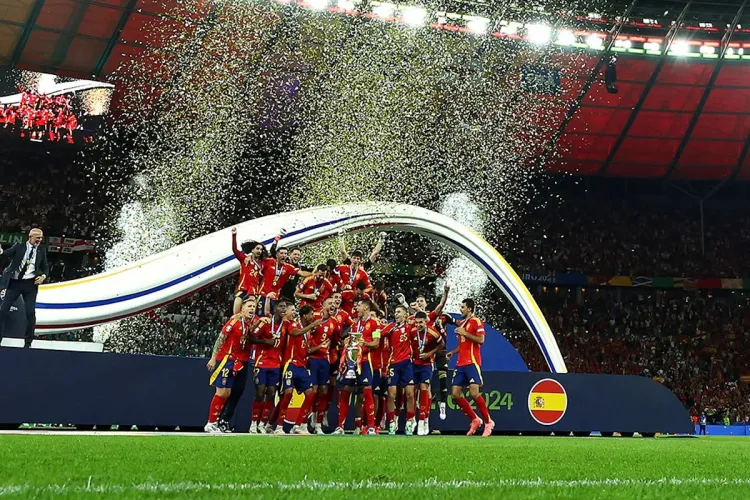 الاتحاد الأوروبي لكرة القدم يكشف عن التشكيلة المثالية لكأس أوروبا 2024