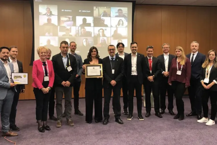 قمة المنتدى الدولي للنقل 2022 : السيد أنور بنعزوز يتسلم رئاسة الاتحاد الدولي للطرق