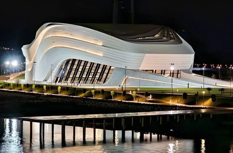 المسرح الملكي الرباط صرح معماري متفرد يرتقي بعاصمة المملكة إلى مصاف الوجهات الثقافية العالمية وفقا لرؤية جلالة الملك (فنانون)