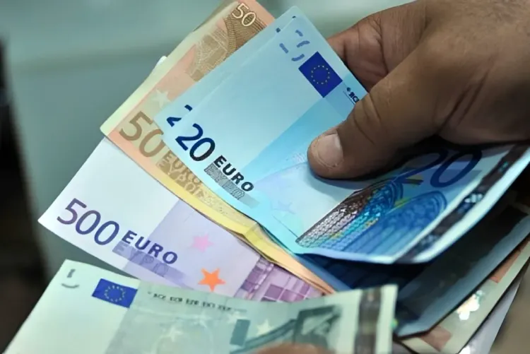 تحويلات المغاربة المقيمين بالخارج.. تشديد الإجراءات التنظيمية في أوروبا تحد رئيسي أمام البنوك المغربية (المدير العام لبنك المغرب)