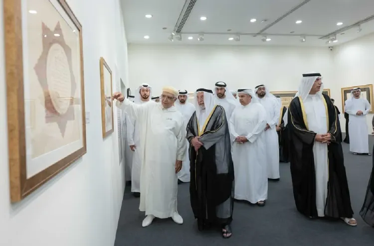 الشارقة.. الدورة الـ 12 من "ملتقى الشارقة للخط" تحتفي بالخطاط المغربي بلعيد حميدي