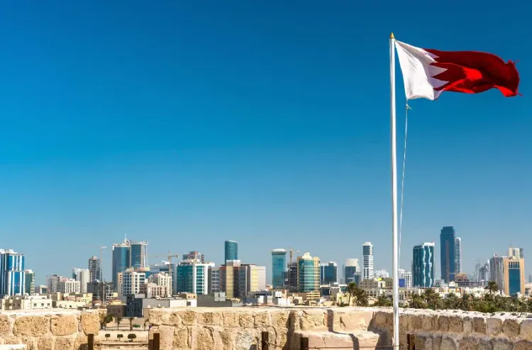 البحرين: حبس عدد من الأشخاص على خلفية اتهامهم بتمجيد الاعتداءات الإيرانية على المملكة