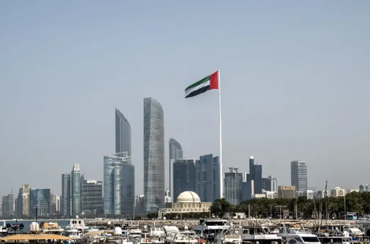 الإمارات تدين بأشد العبارات أعمال الشغب والاعتداء على سفارتها في دمشق