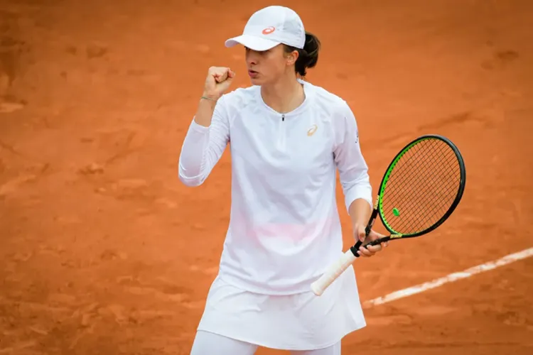 إيجا سوياتاك تحافظ على الصدارة في التصنيف العالمي الجديد للاعبات كرة المضرب