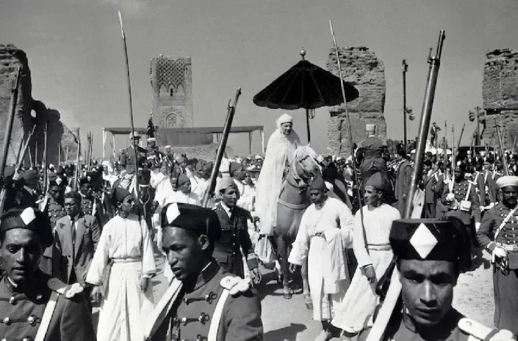 الشعب المغربي يخلد الذكرى ال 71 لانطلاق العمليات الأولى لجيش التحرير بالأقاليم الشمالية للمملكة