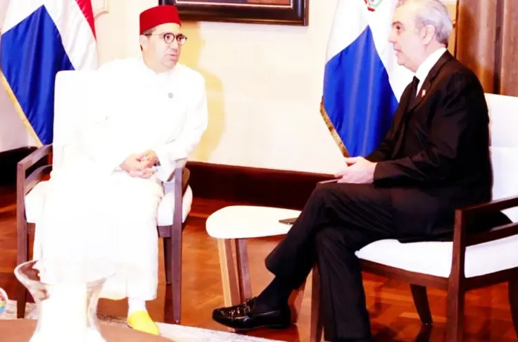 رئيس جمهورية الدومينيكان يبلغ جلالة الملك بدعم بلاده لسيادة المغرب على الصحراء وعزمها فتح قنصلية بالداخلة