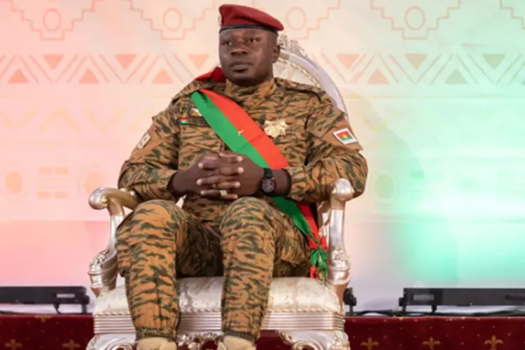 الرئيس الانتقالي لبوركينا فاسو داميبا يوافق على الاستقالة تحت سبعة شروط