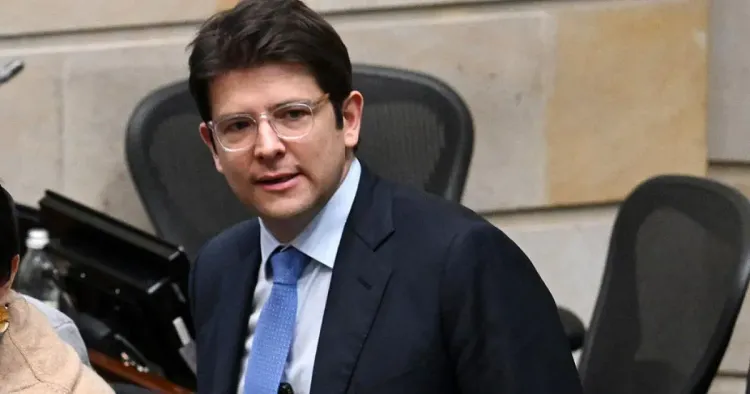 كولومبيا.. إصابة مرشح رئاسي برصاصتين في الرأس خلال تجمع انتخابي