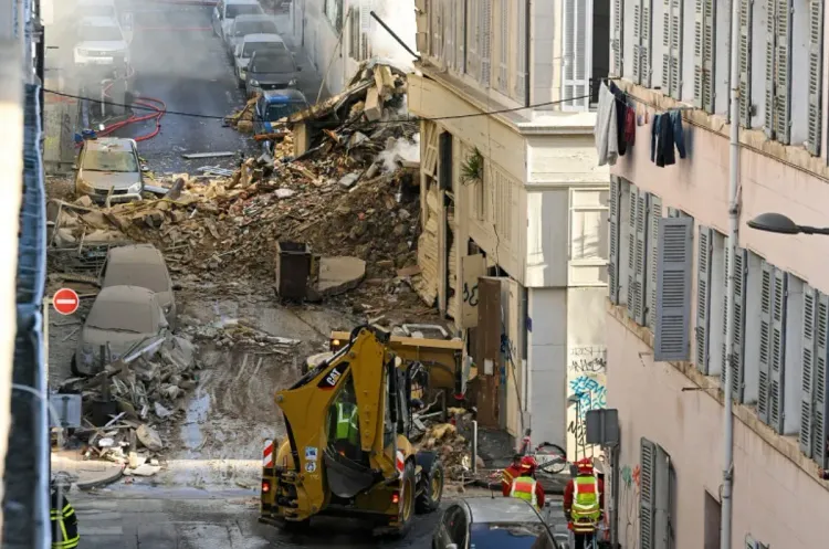 انهيار مبنى من أربعة طوابق في مدينة مرسيليا