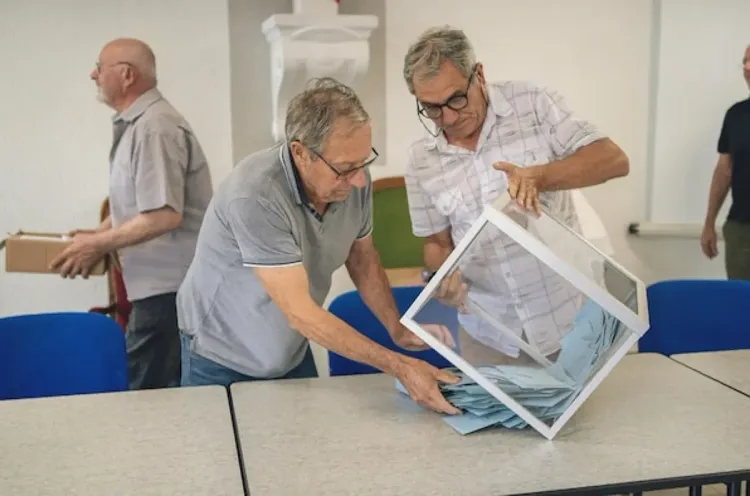 أقصى اليمين يتصدر الجولة الأولى من الانتخابات التشريعية في فرنسا