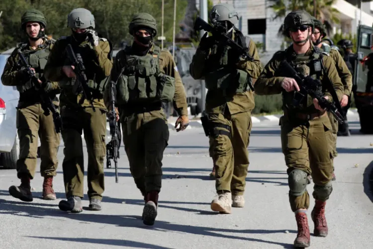 الإفراج عن فلسطيني حامل للجنسية الإسرائيلية بعد أربعين عاماً من السجن