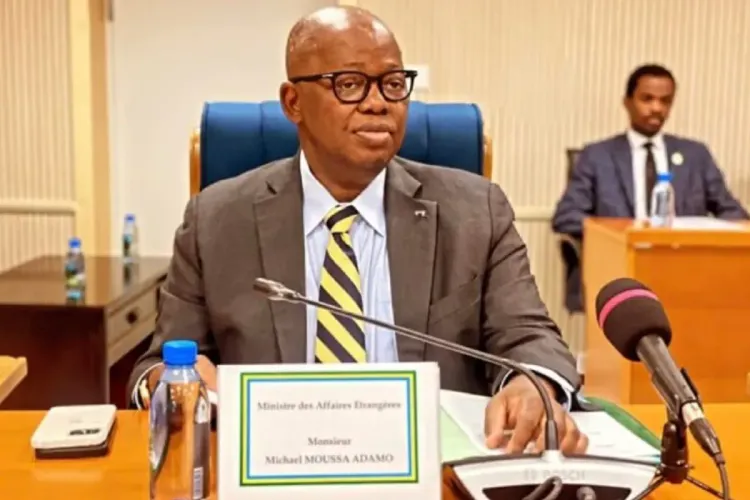 وفاة وزير خارجية الغابون مايكل موسى أدامو جراء الإصابة بنوبة قلبية