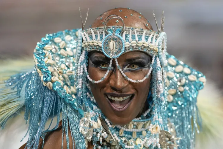 انطلاق كرنفال ريو دي جانيرو 2022 البرازيل من جديد بعد توقفه بسبب كورونا (صور)