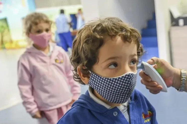الأكاديمية الأمريكية لطب الأطفال تعلن إصابة حوالي 13 مليون طفل بفيروس كورونا