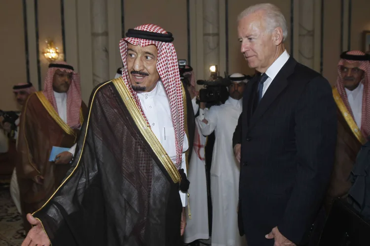 الرئيس الأمريكي يحل بالسعودية اليوم الجمعة