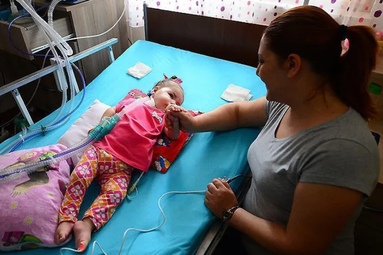 عدم توفر الأدوية المضادة يزيد من معاناة المصابين بالضمور العضلي الشوكي بالمغرب