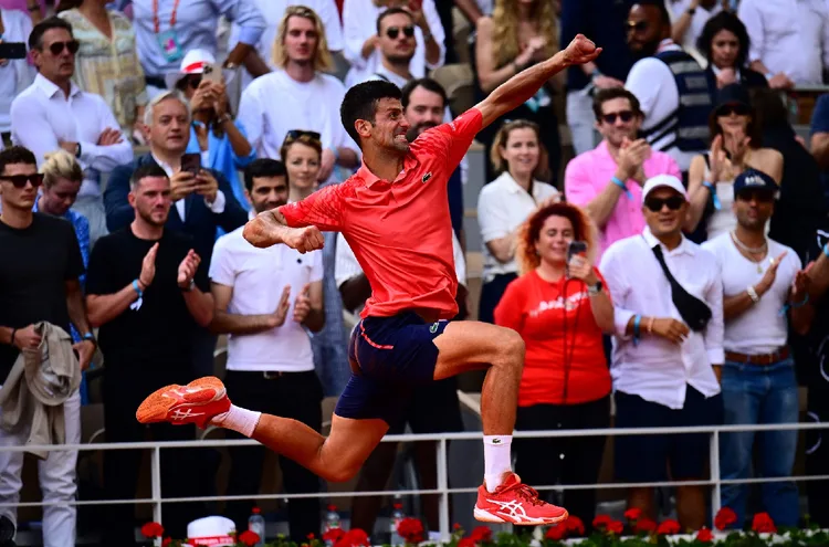 ديوكوفيتش يحرز بطولة رولان غاروس ويحطم الرقم القياسي في عدد الألقاب الكبرى