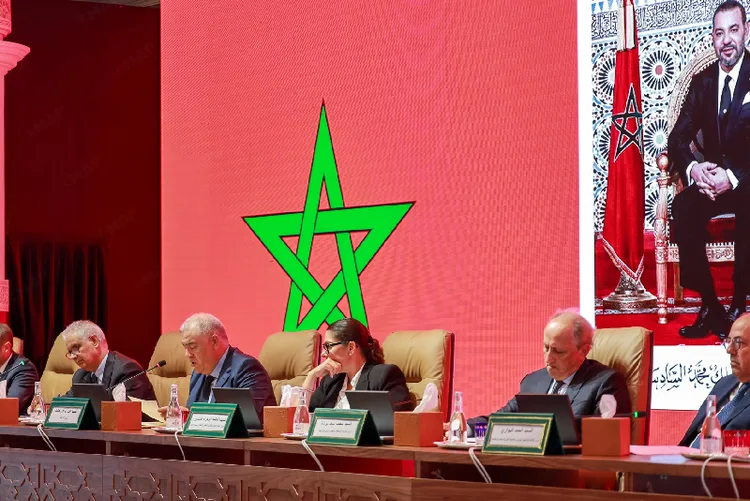 تطوان .. لقاء يجمع عددا من الوزارء والولاة والعمال لتداول السبل الكفیلة بإطلاق جیل جدید من برامج التنمیة الترابیة