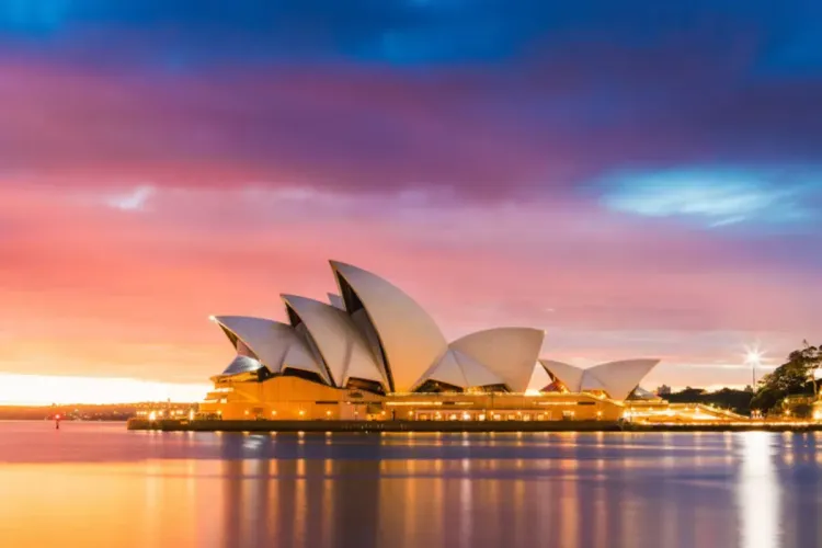 أستراليا تقرر رفع قيود كورونا المفروضة على الحدود ابتداء من الأربعاء المقبل