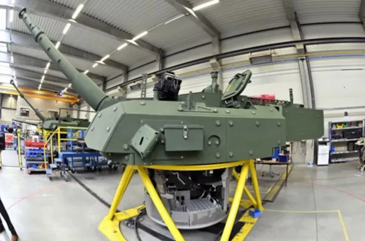 فرنسا وبلجيكا توقعان اتفاقية تعاون في مجال الدفاع البري