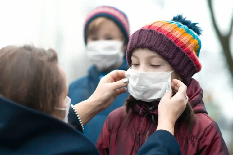 الوفيات جراء فيروس كورونا في الولايات المتحدة الأمريكية تتجاوز الـ900 ألف حالة