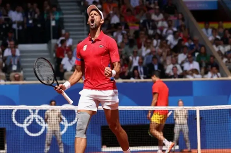 أولمبياد باريس 2024: ديوكوفيتش يحرز أول ذهبية في كرة المضرب بفوزه على ألكاراس