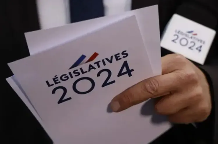 فرنسا تحبس أنفاسها عشية الجولة الثانية من الانتخابات التشريعية المبكرة