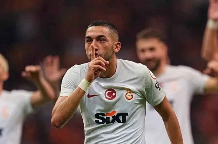 غلطة سراي يتعاقد مع حكيم زياش بشكل نهائي