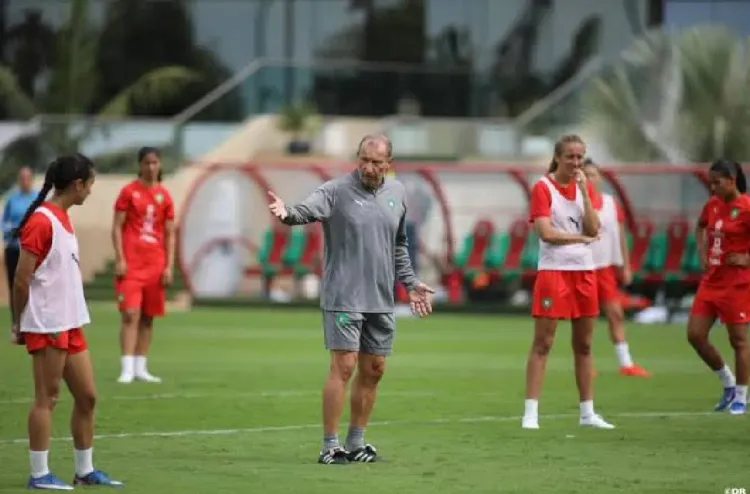 كرة القدم.. إريك بلاهيك "فخور" بتولي تدريب المنتخب المغربي النسوي