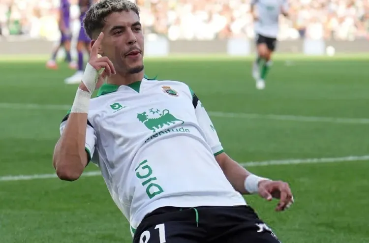 "هاتريك" ياسر الزابيري يقود سانتاندير لتحقيق فوزه الأول في الدوري الإسباني
