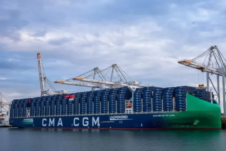 باخرة "CMA CGM NOTRE DAME"، إحدى أكبر ناقلات الحاويات، ترسو بميناء طنجة المتوسط