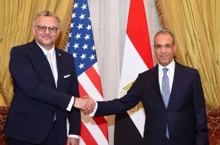 وزير الخارجية المصري يبحث مع كبير مستشاري الرئيس الأمريكي للشؤون العربية والإفريقية تطورات الأوضاع الإقليمية
