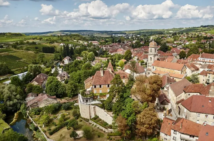 فرنسا.. قنصلية متنقلة لفائدة المغاربة المقيمين بإقليم جورا