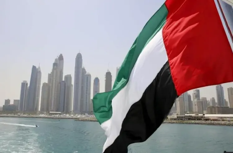 الفجيرة.. السلطات الإماراتية تتعامل مع حريق بمنطقة للصناعات البترولية ناجم عن استهدف بطائرة مسيرة قادمة من إيران